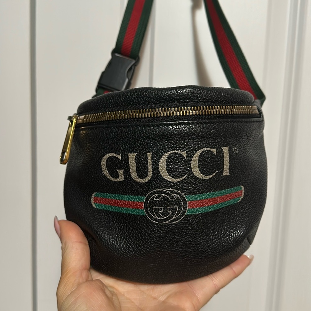 AUTHENTIC GUCCI BELT BAG